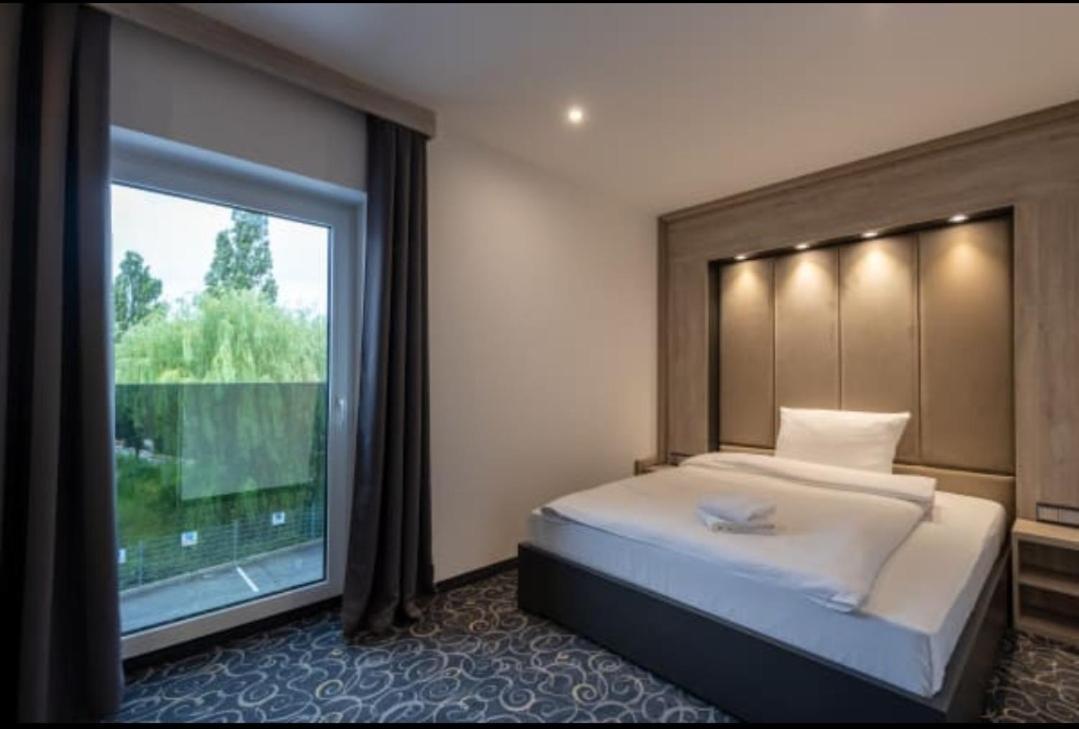 Hotel Business Bay Das Ehemalige Staycation Hotel Зинделфинген Екстериор снимка