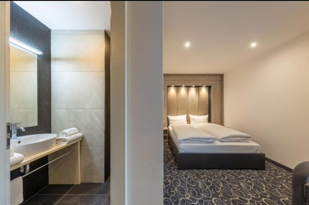 Hotel Business Bay Das Ehemalige Staycation Hotel Зинделфинген Екстериор снимка