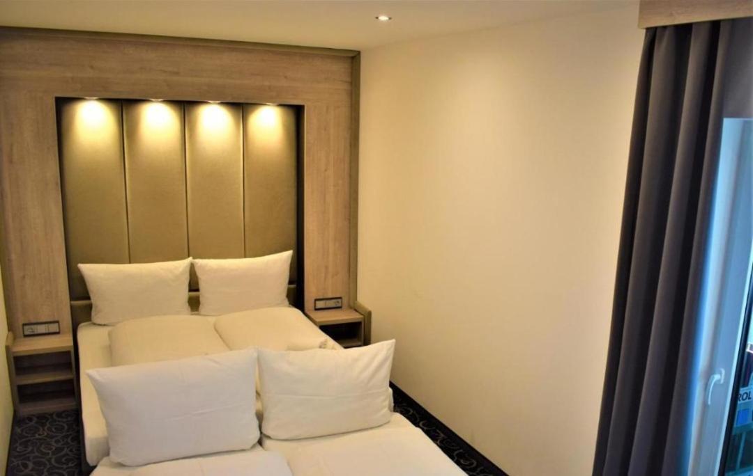 Hotel Business Bay Das Ehemalige Staycation Hotel Зинделфинген Екстериор снимка
