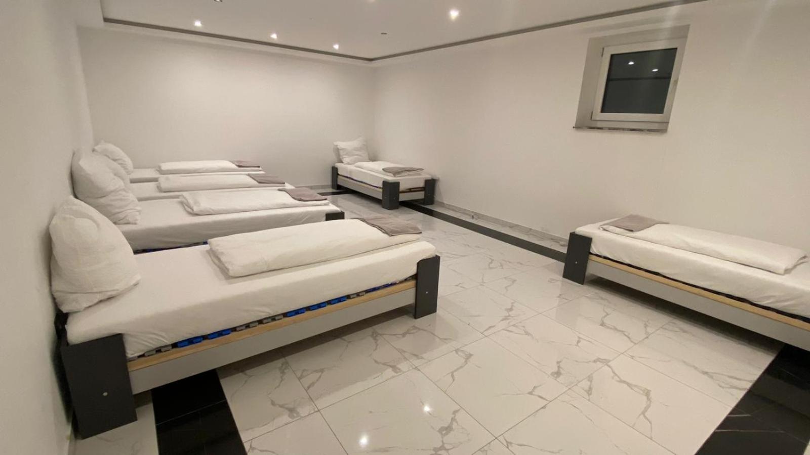 Hotel Business Bay Das Ehemalige Staycation Hotel Зинделфинген Екстериор снимка